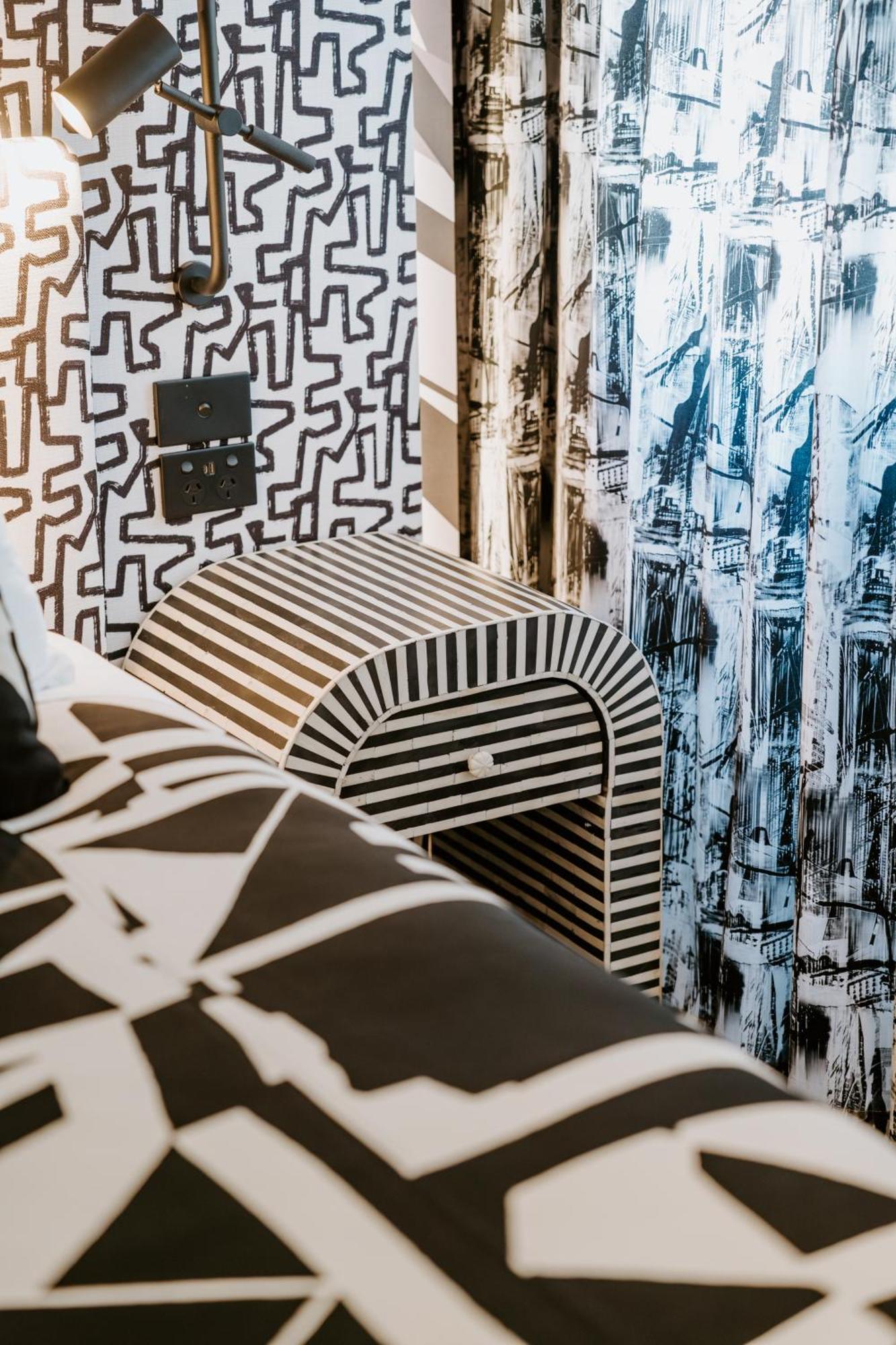 The Motley Hotel Richmond, Tapestry Collection By Hilton Мельбурн Экстерьер фото
